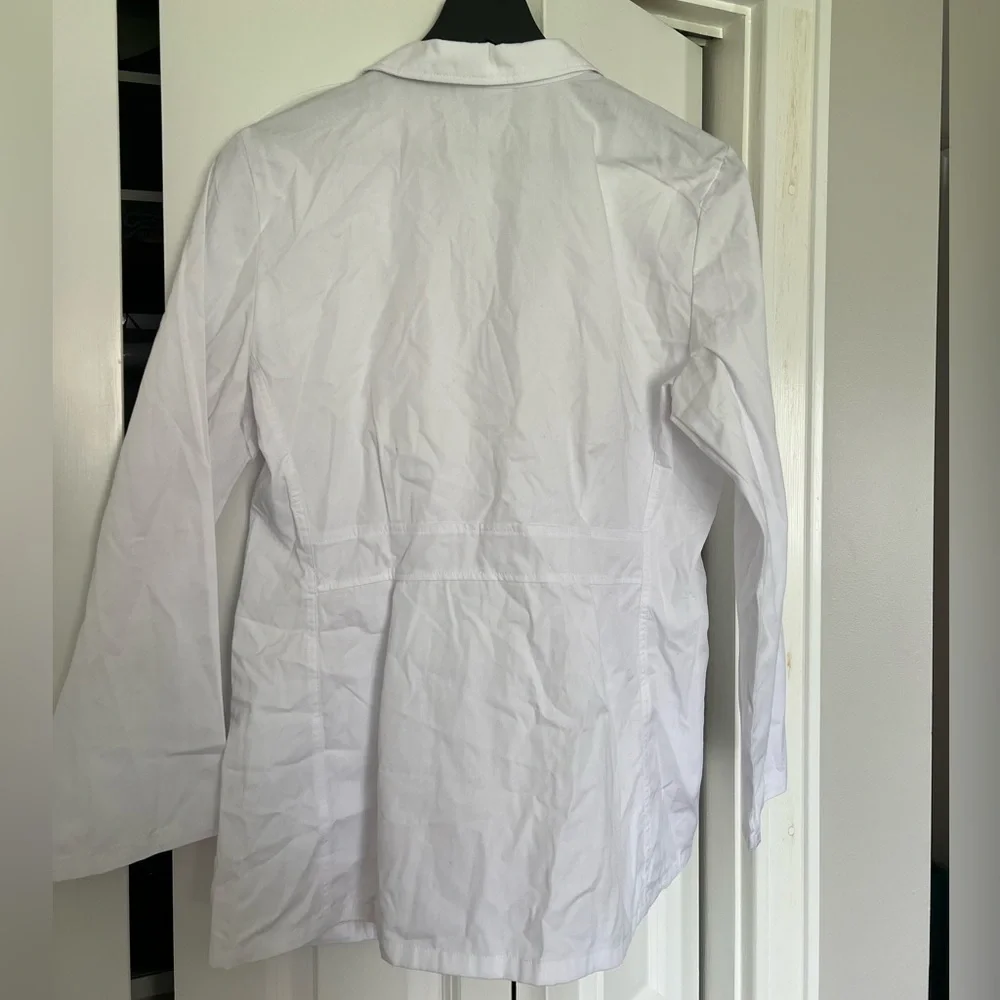Lab/white coat - Picture 2 of 4